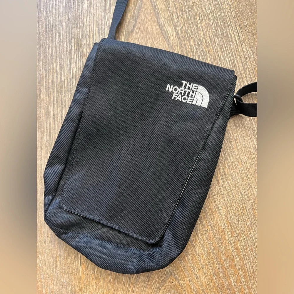 The North Face Crossbody Shoulder Bag, Black, Adjustable Strap, Unisex - Picture 1 of 10